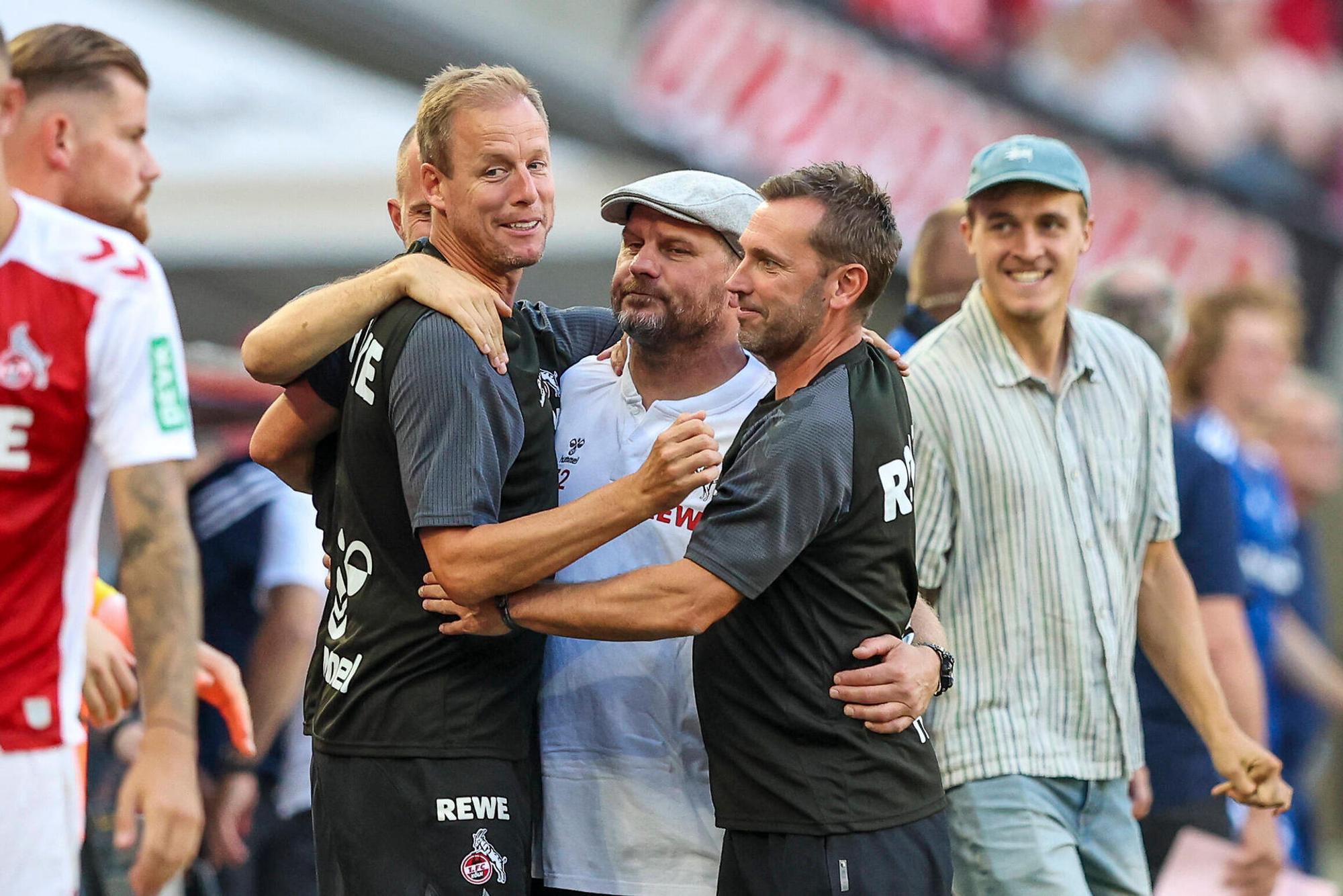 Baumgart mit Trainerteam