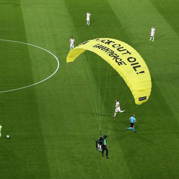Gleitflieger Greenpeace