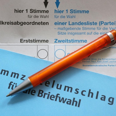 Briefwahl Symbol dpa