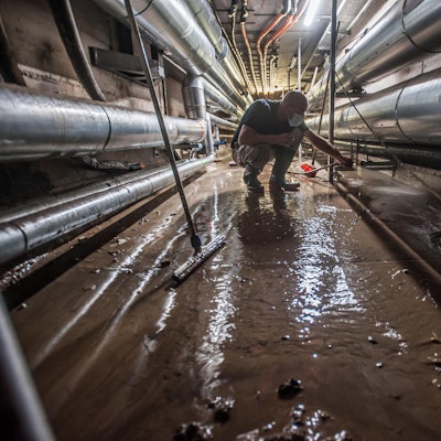 klinikum-aufraeum-hochwasser_RLE_leverkusen07212021AL_13