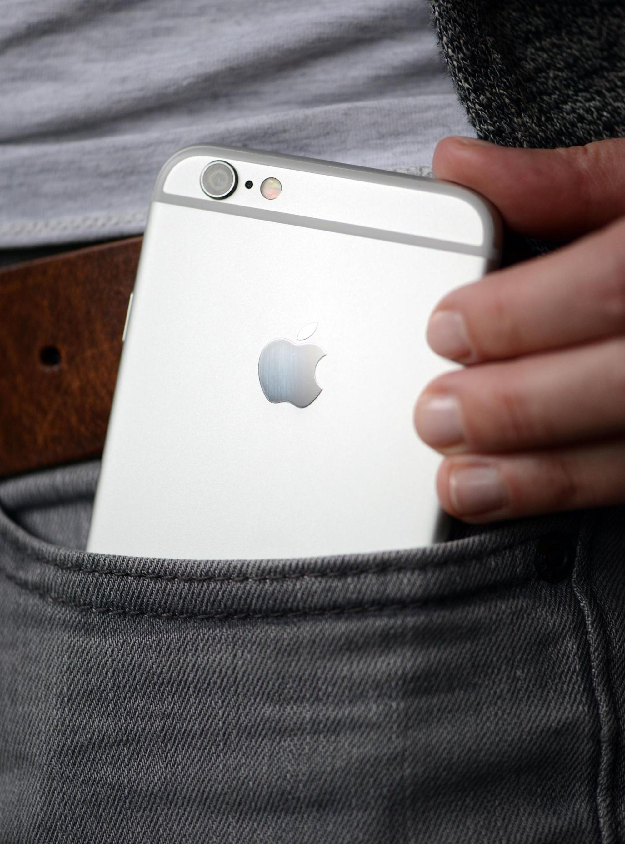 Smartphone-in-der-Hosentasche