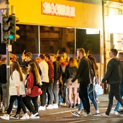 20200711-UWE-PartypeopleInnerstaedtischePlaetze-016