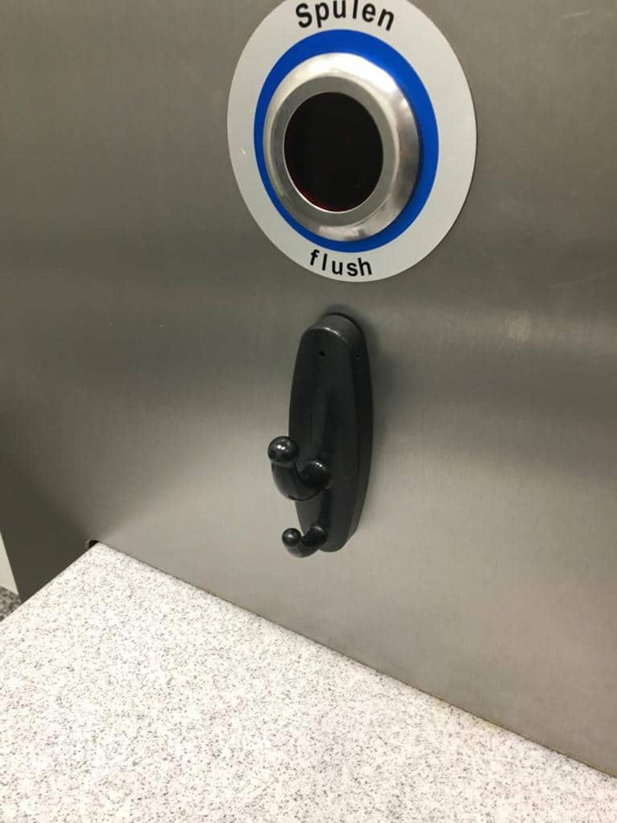 Videokamera Toilette Brüsseler Platz