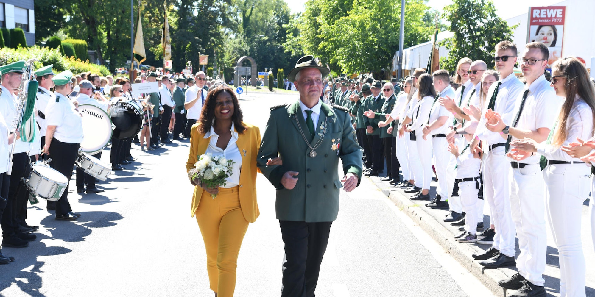 20220807_own_schützenfest_lindlar_Festzug_Königspaar_OWL_0551