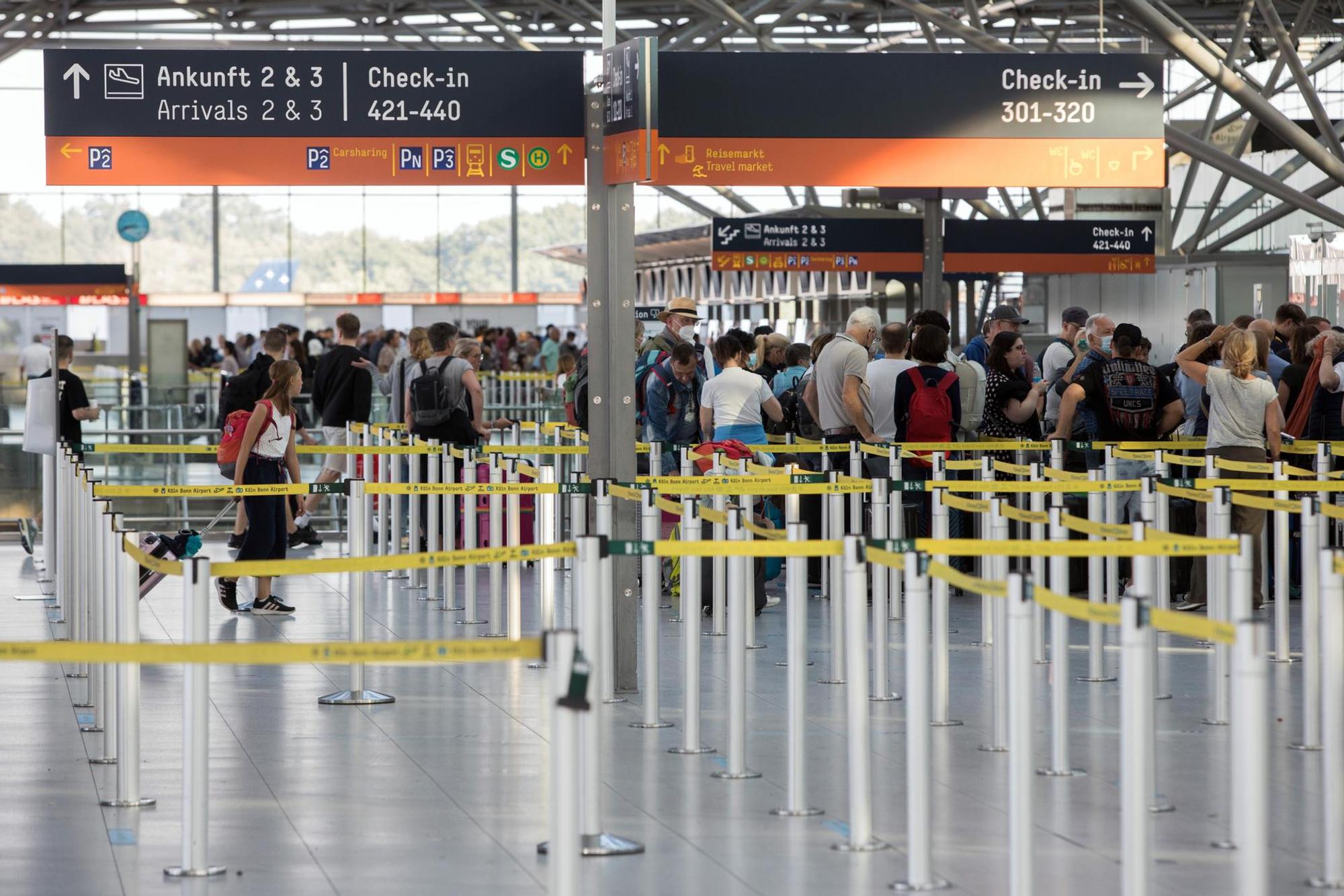 Airport 300722_003