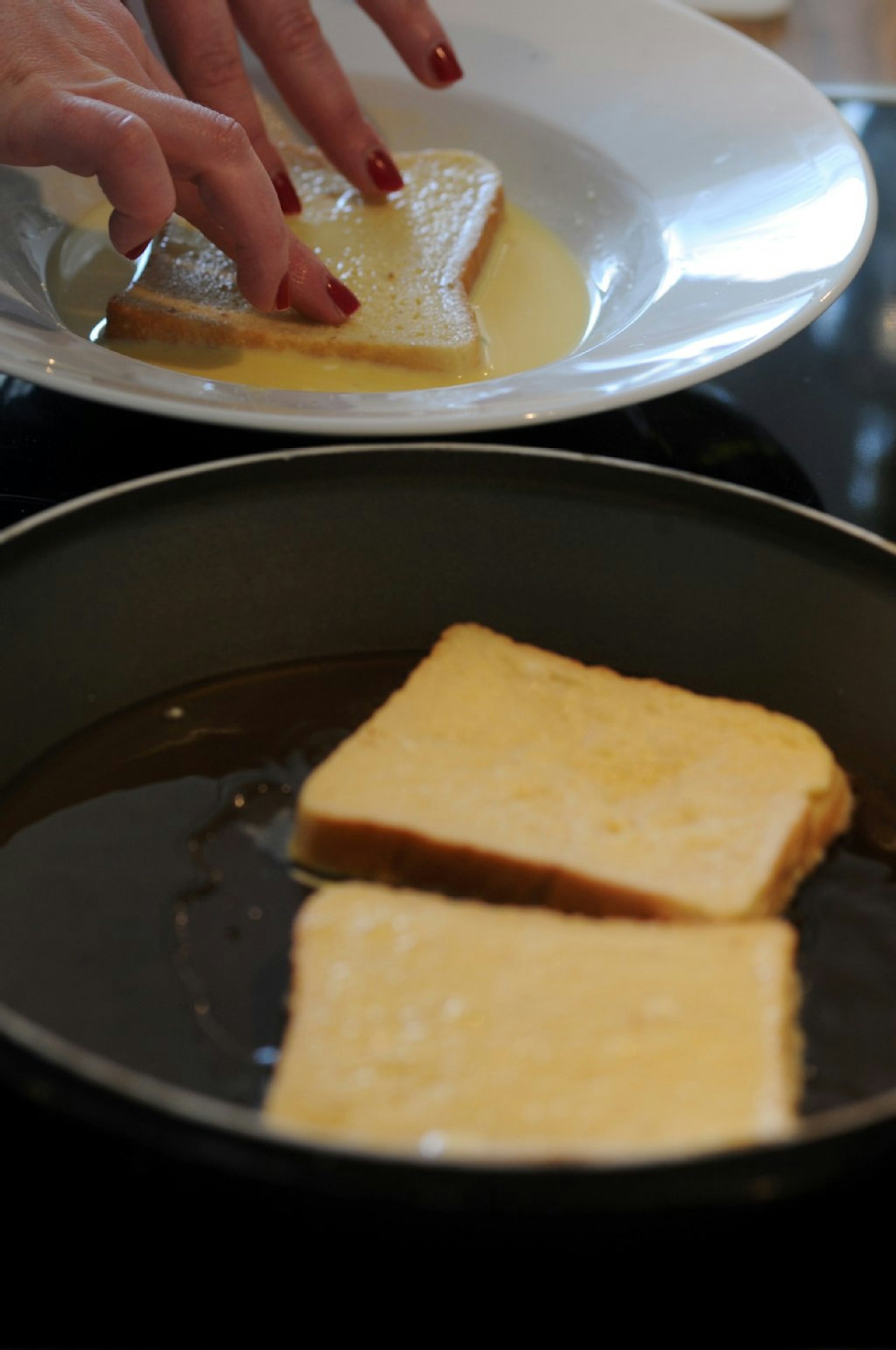 Toast Hawaii mit Preiselbeer-Vinaigrette
