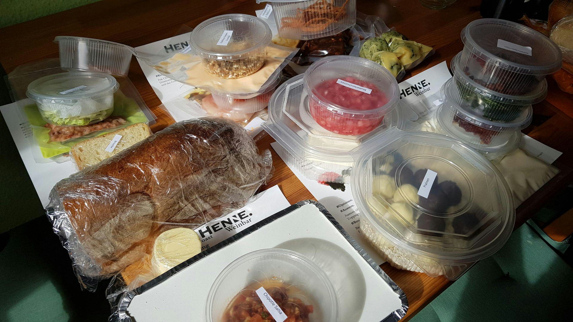 Take Away Henne Boxen