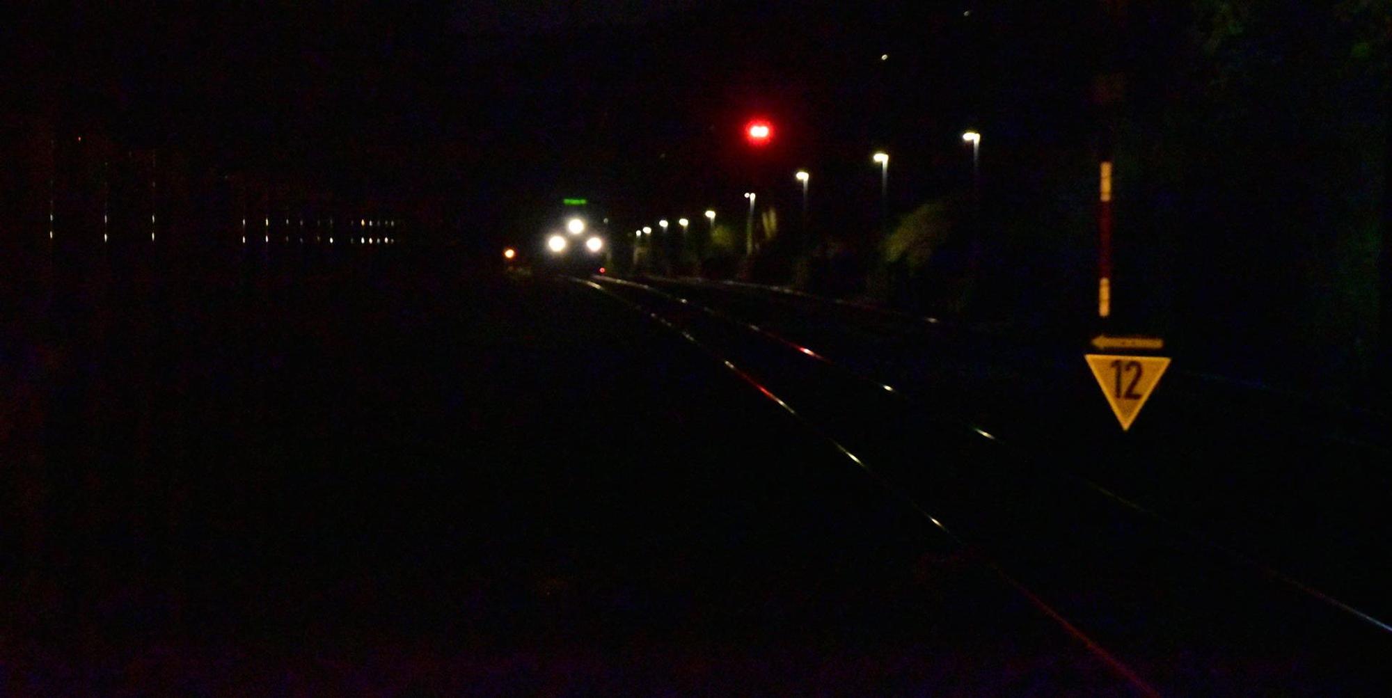 Schwarzer_Weg_Beleuchtung