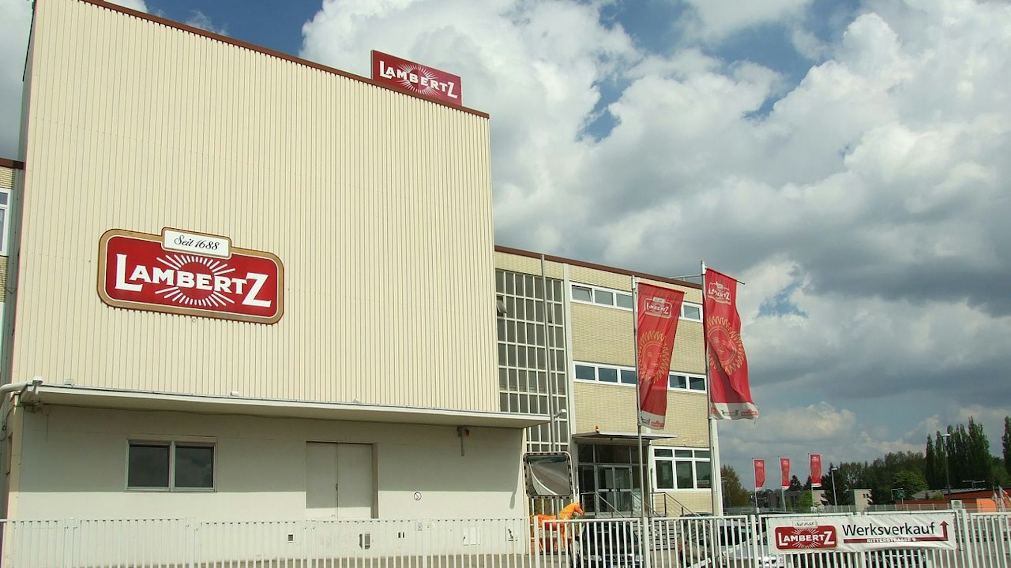 Lambertz-Fabrik von außen