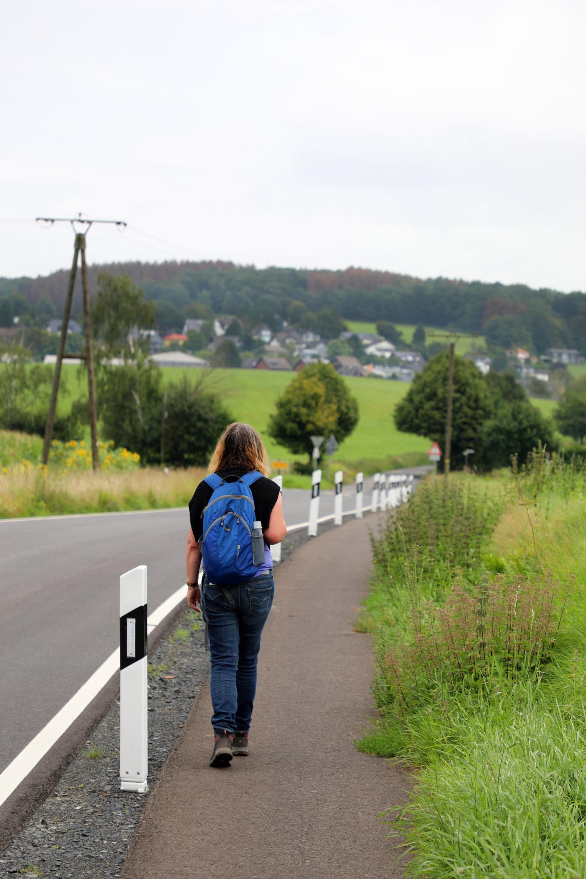 08_Sommertour_Autorin unterwegs 200821