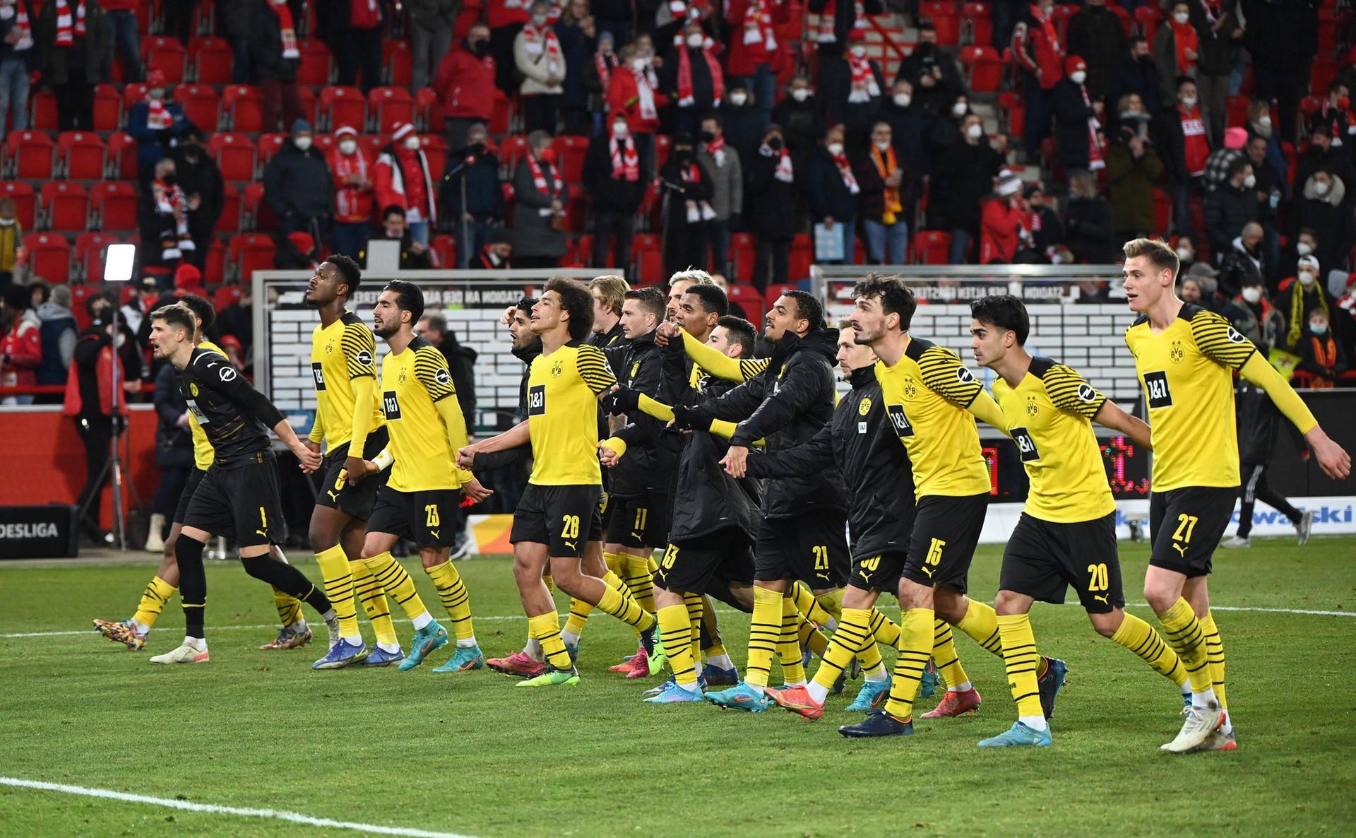Jubelnde BVB Profis