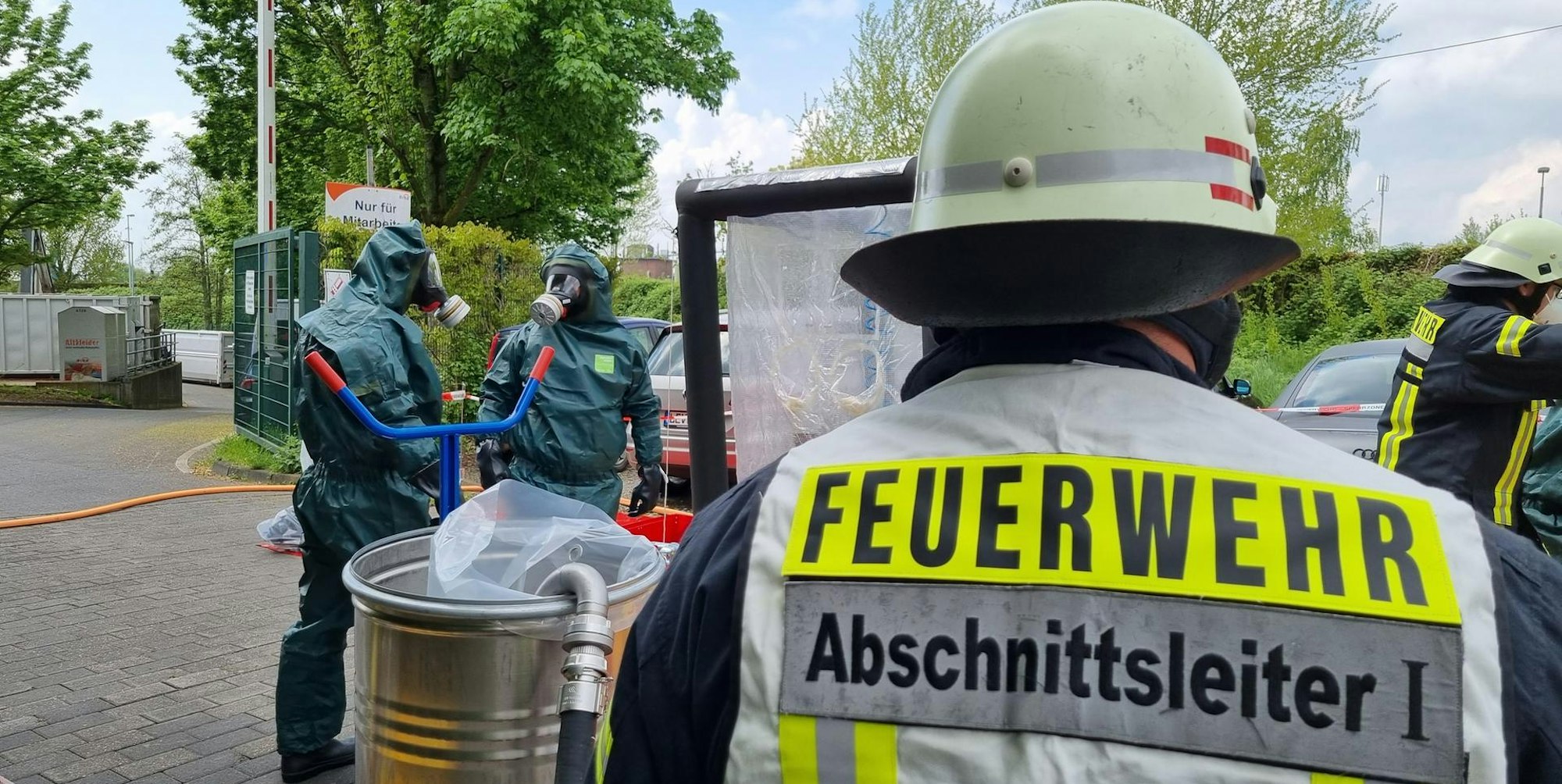 Gefahrgut_Feuerwehr Leverkusen 2022 04 25 (5)