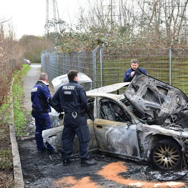 Brennendes Fluchtauto