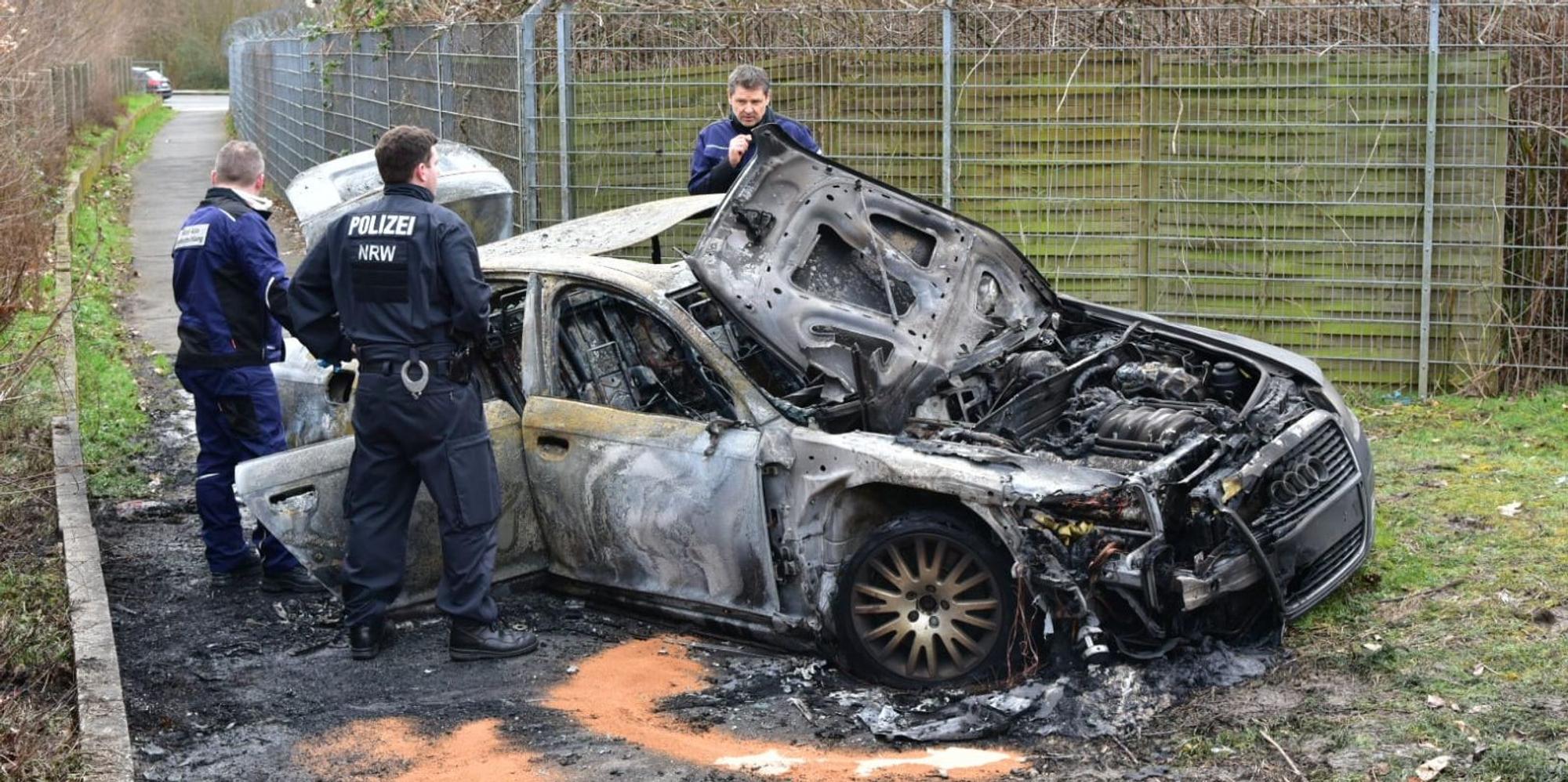 Brennendes Fluchtauto