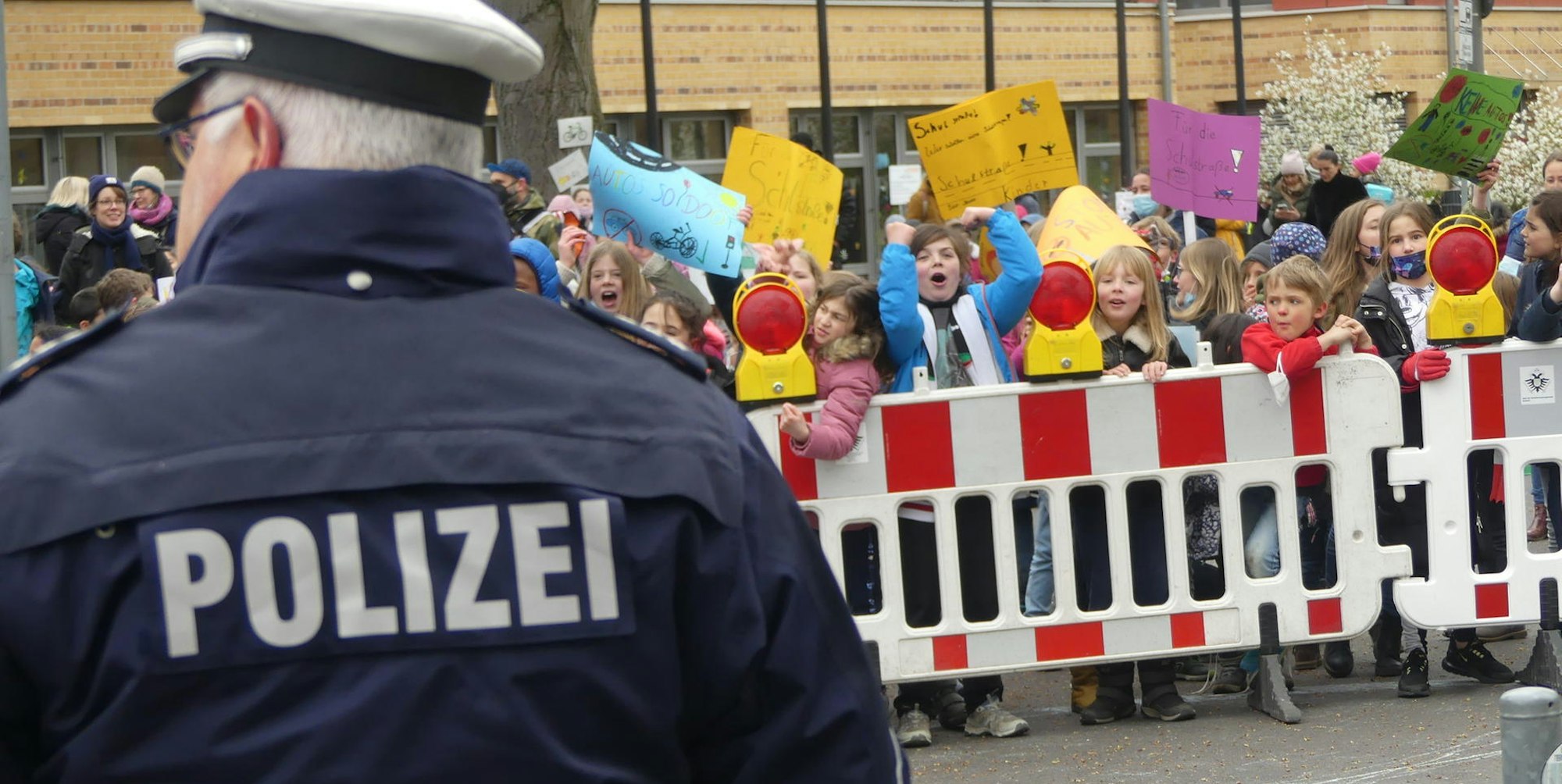 roes-schuldemo-oss-003