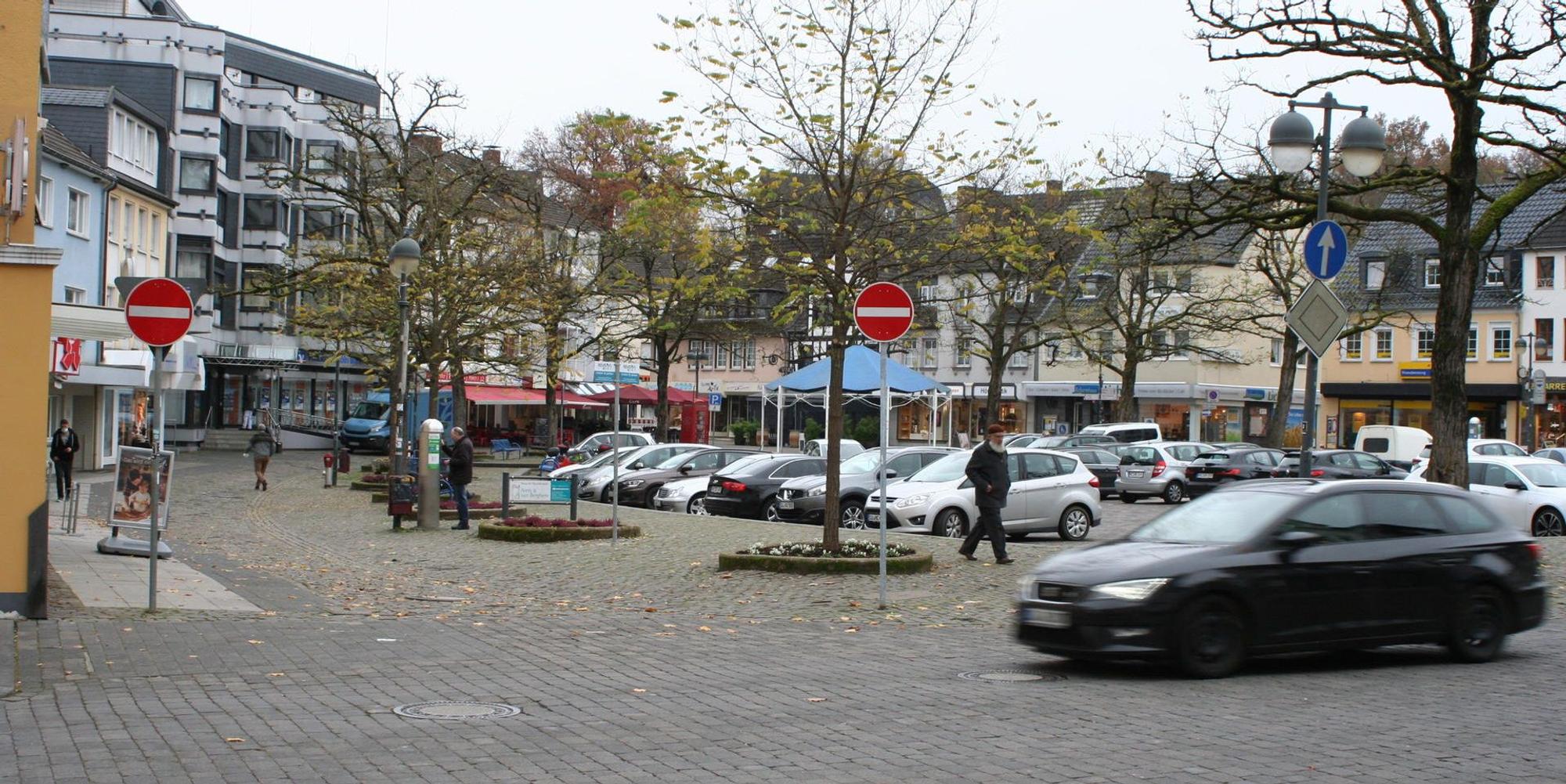Eitorf Markt Einfahrt Kaiser Karl