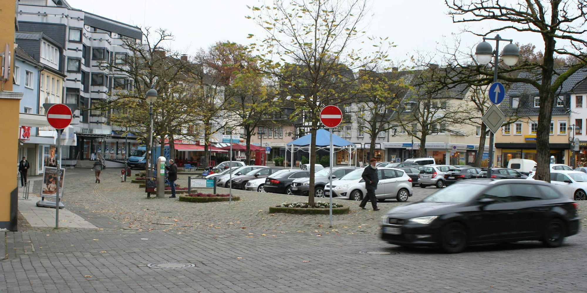 Eitorf Markt Einfahrt Kaiser Karl