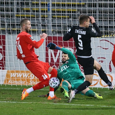 9E7F6E51-A507-4DF7-98C0-D08B7A7D3DAD