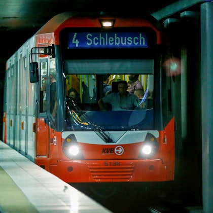 Bahn der Linie 4 KVB