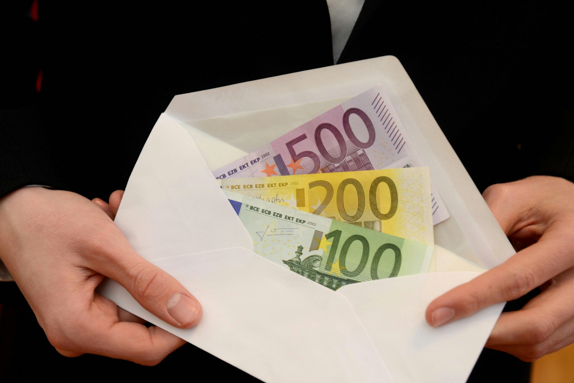 Einstiegsgehalt im Umschlag
