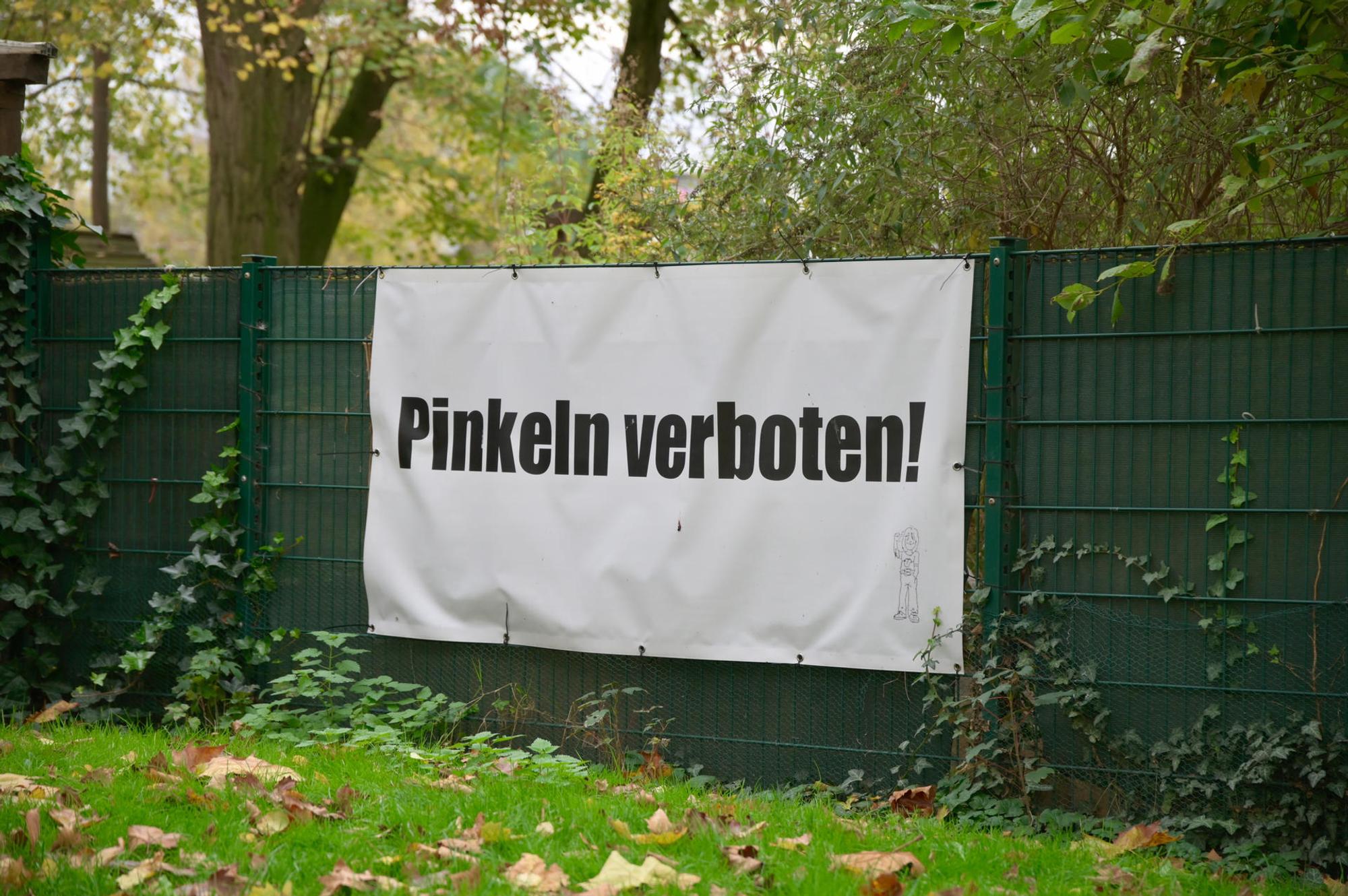 Pinkeln_verboten_Schild