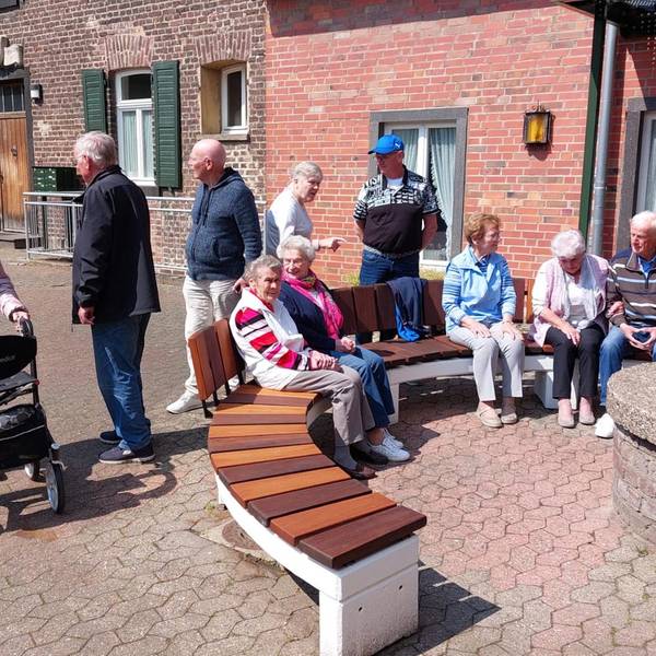 Pulheim-Rundbank-restauriert
