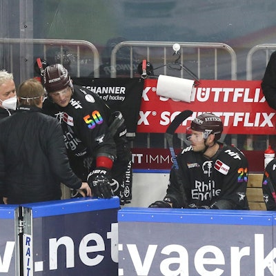 2FDF9045-CC9E-42DD-A644-AC21E81F8241