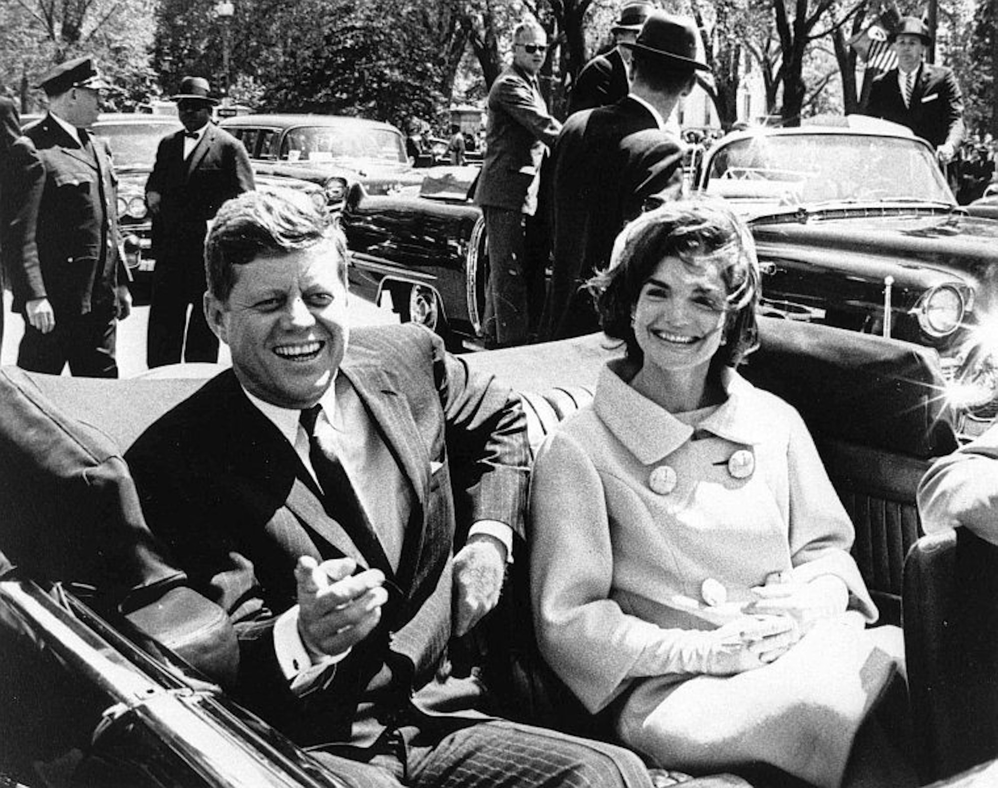 Ehepaar Kennedy im Auto
