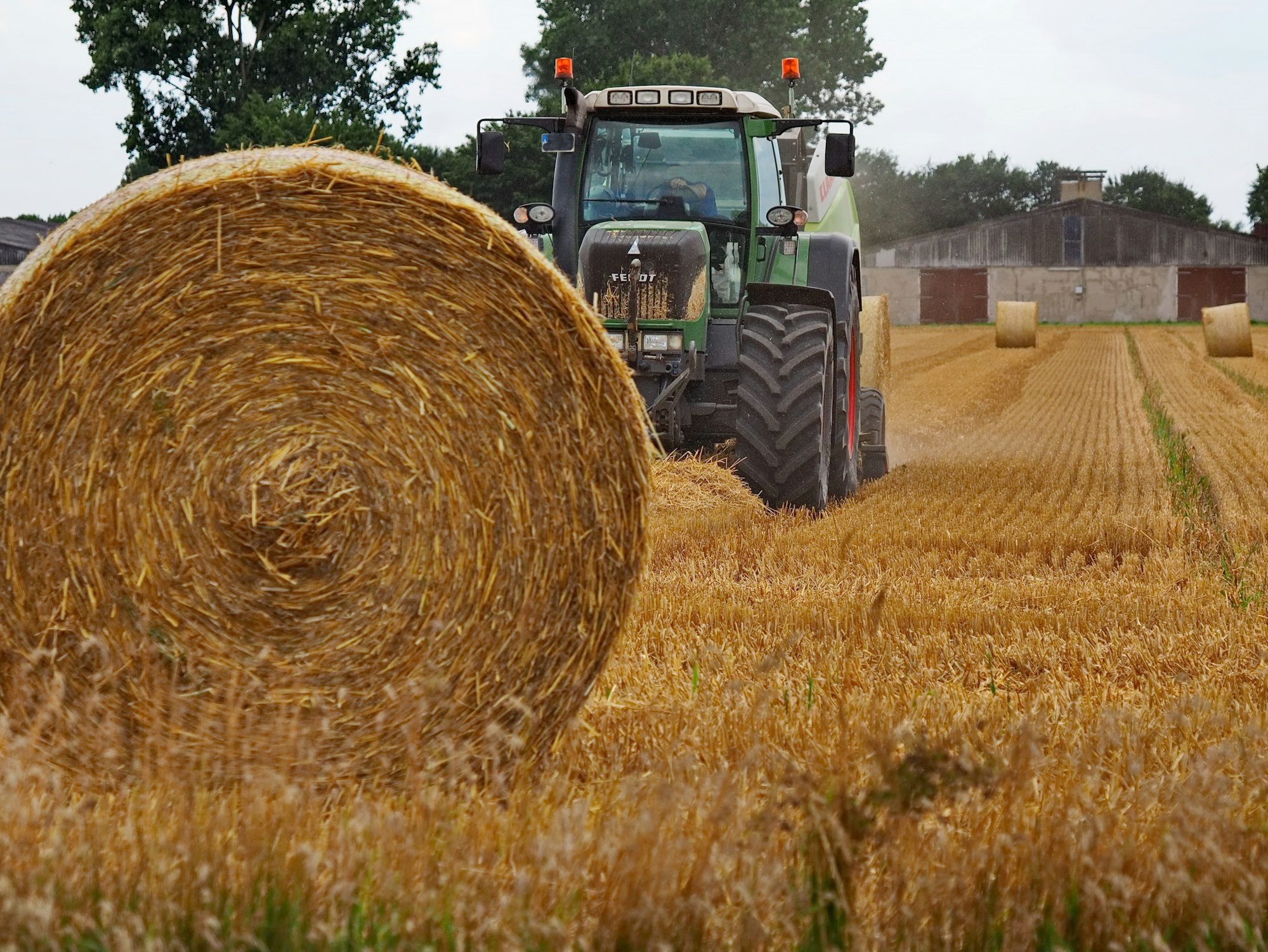 Bauernhof 764465_original_R_B_by_uschi dreiucker_pixelio.de