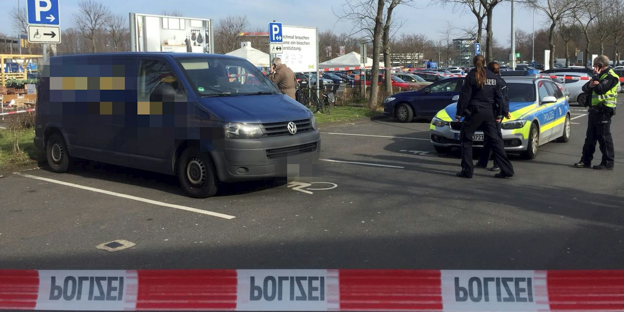 Ikea-Polizeiabsperrung