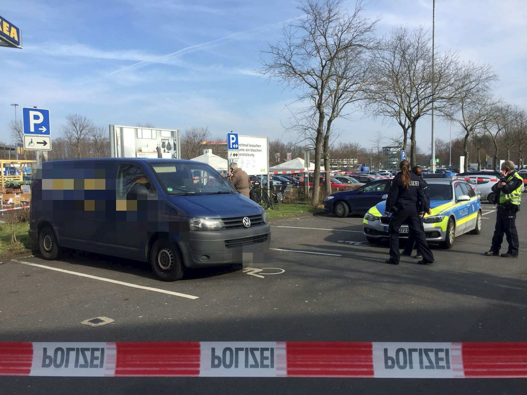 Ikea-Polizeiabsperrung