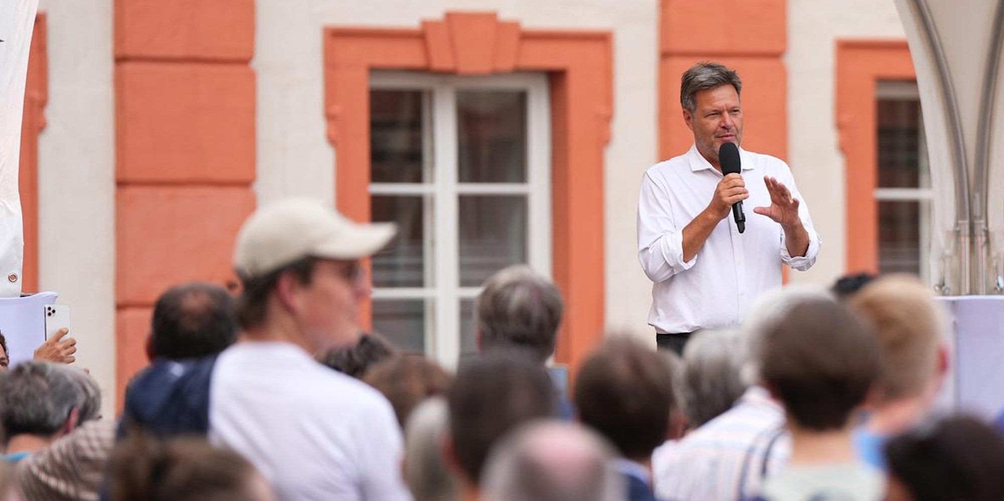 Habeck Bayreuth dpa 290722