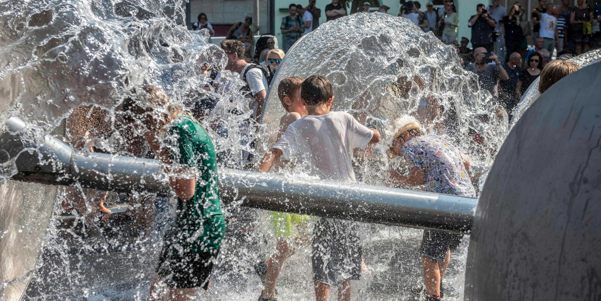 Eberplatz Brunnen WEISER