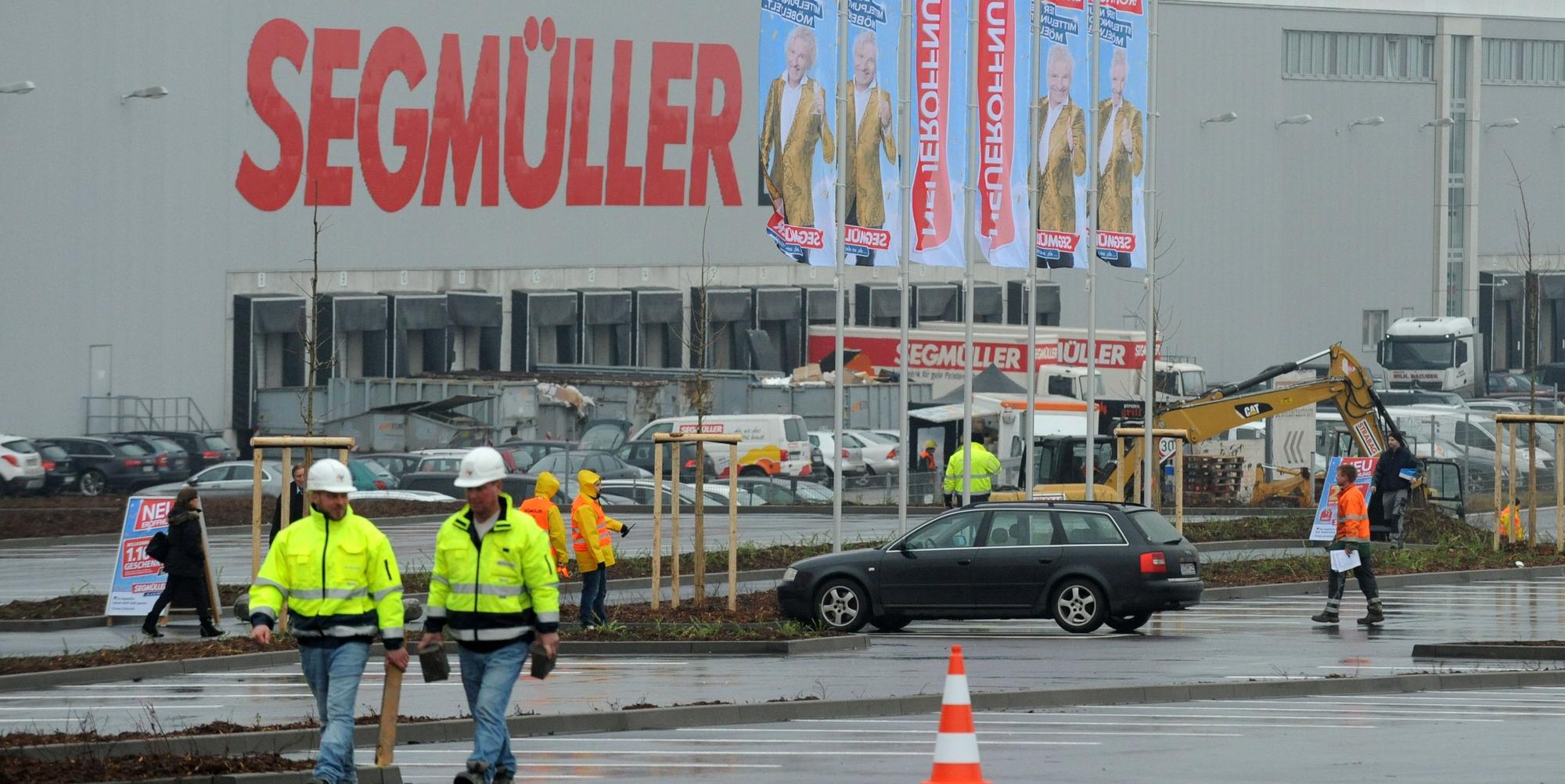 Möbelhaus Segmüller Pulheim: Fußweg soll zum Pulheimer Möbelhaus Segmüller führen
