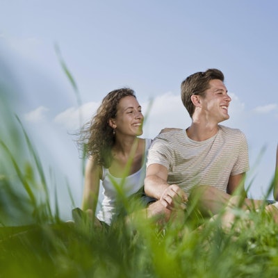 Gruppe_Freunde_Lachen_imago