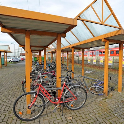 LE_Bahnhof_Rheindorf_(2)