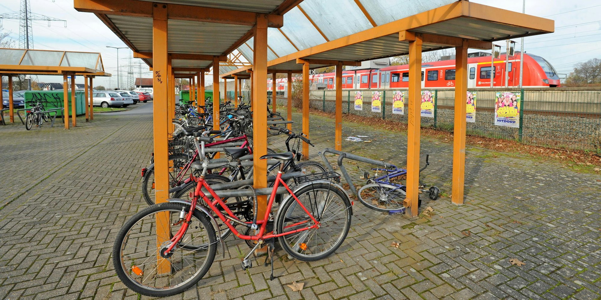 LE_Bahnhof_Rheindorf_(2)