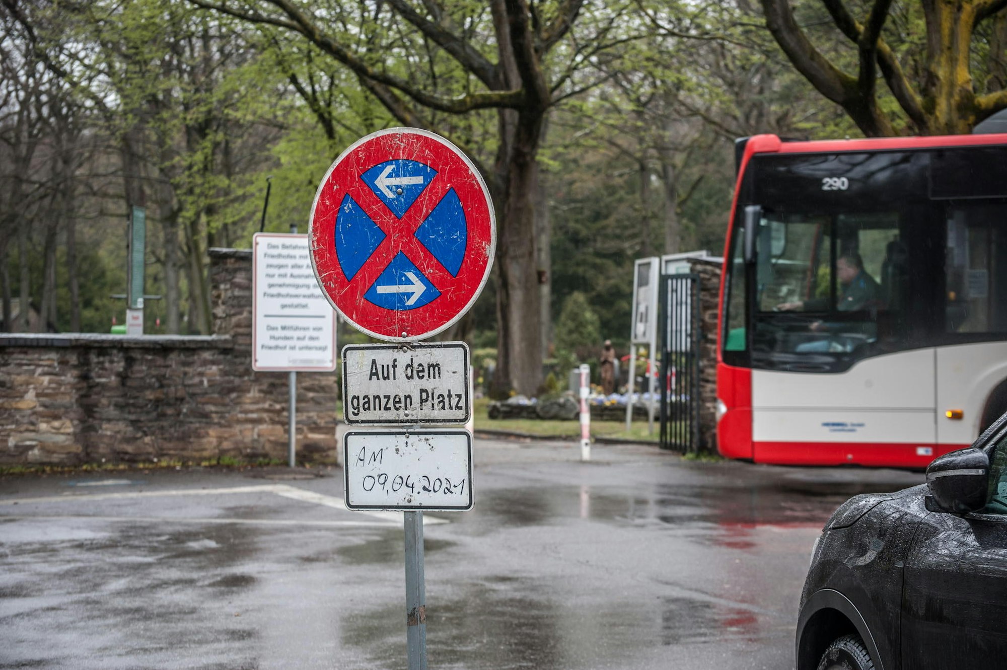 grossfamilie_beerdigung-vorber-LE-leverkusen07042021ALF_