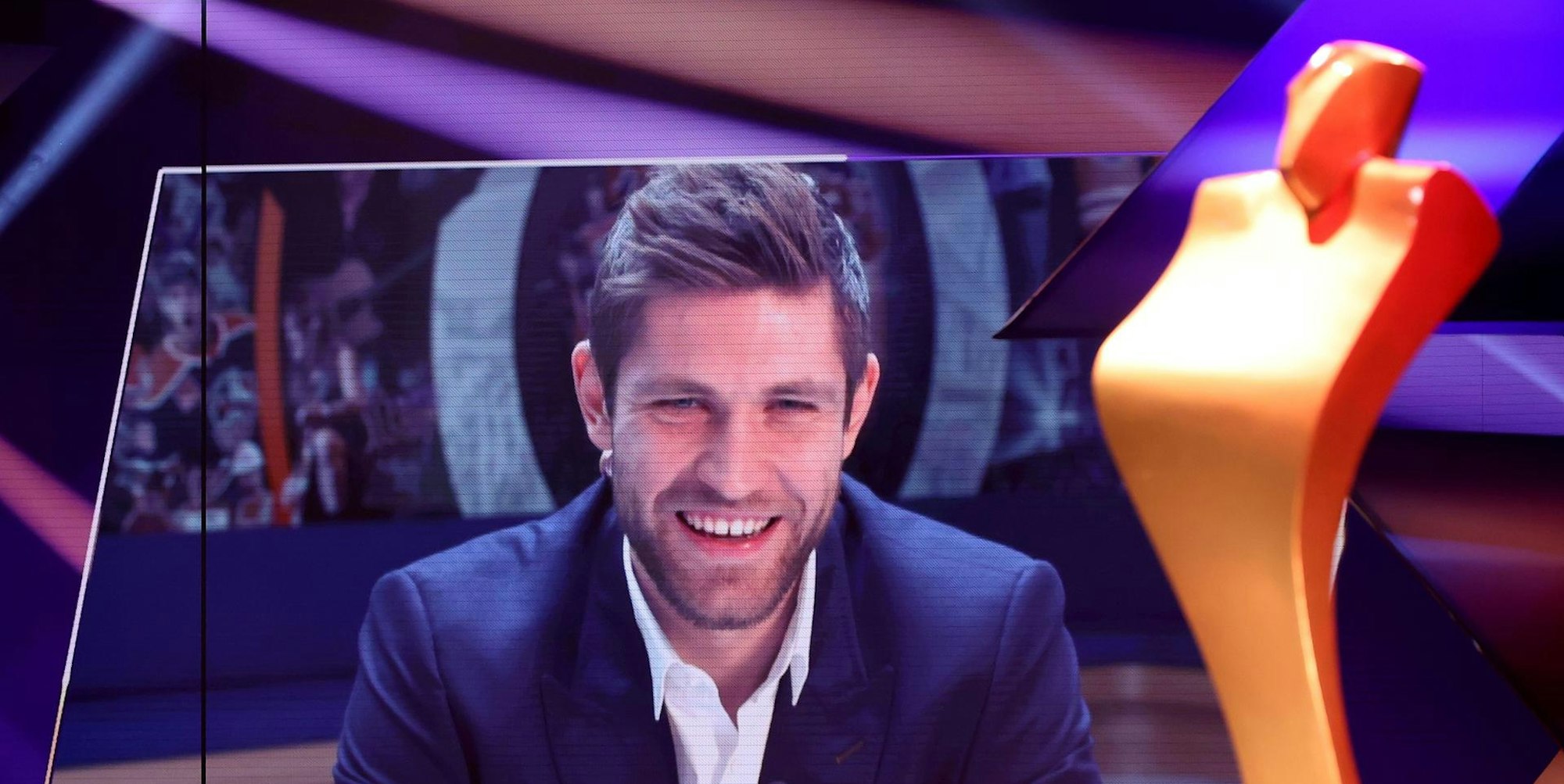 F273B6CB-09E8-44B7-B637-23873638A567