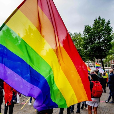 Regenbogen Flagge 040721