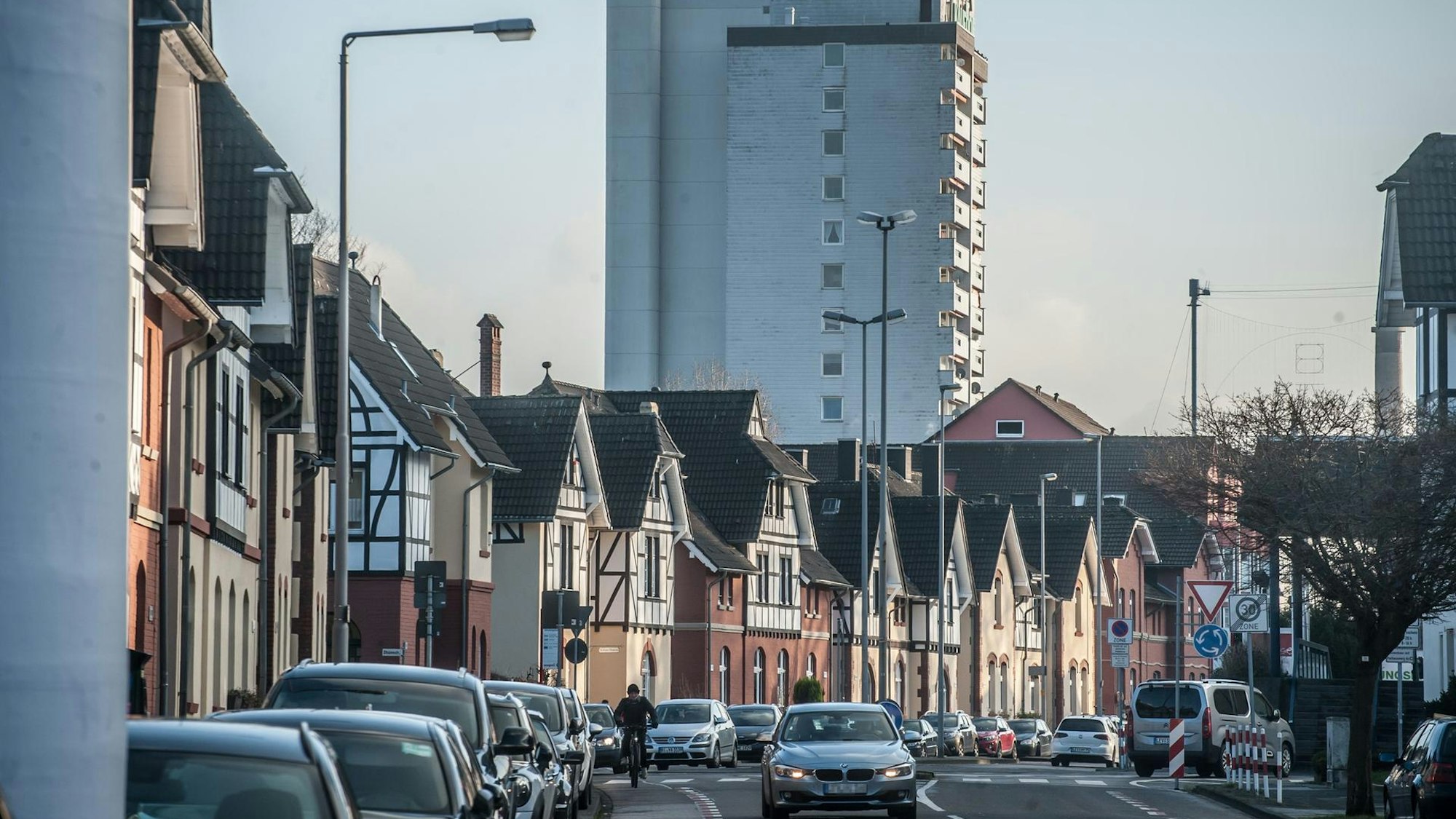 Einfamilien- und Mehrparteienhäuser in Wiesdorf.