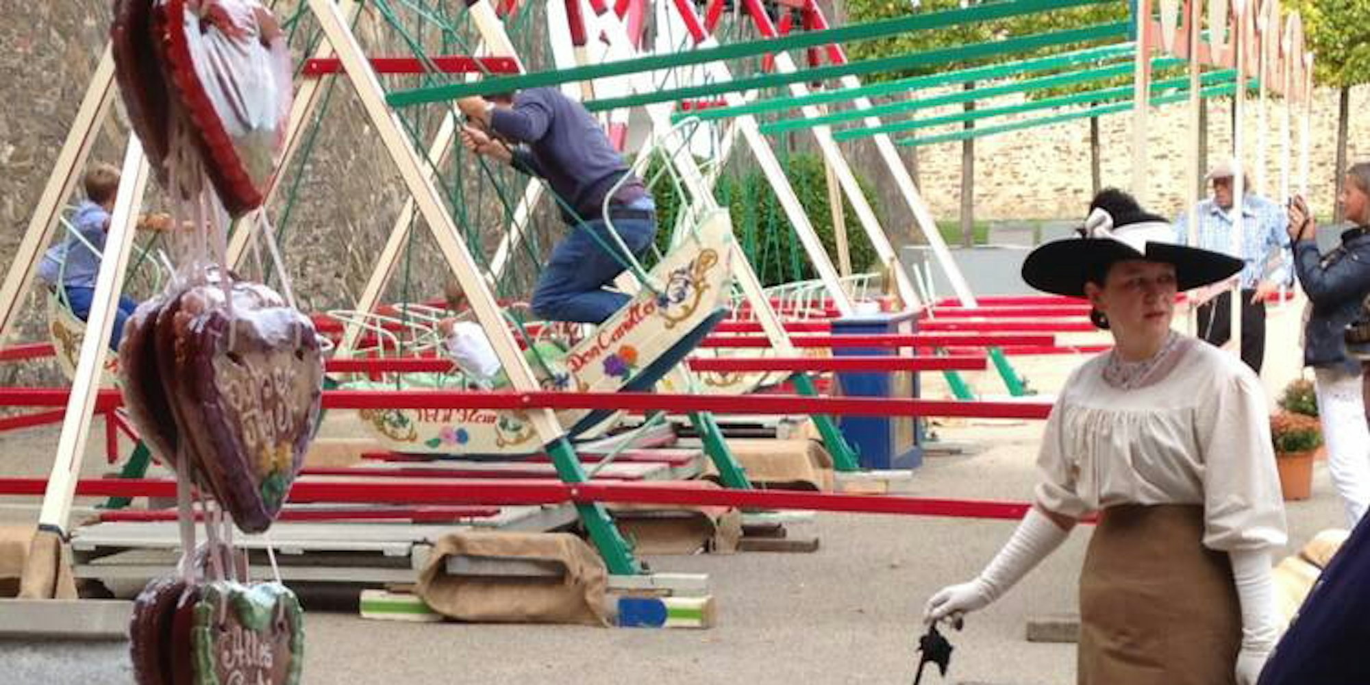 Schiffschaukel_der_1920er_Jahre_von_Werner_Feldmann_-_3_