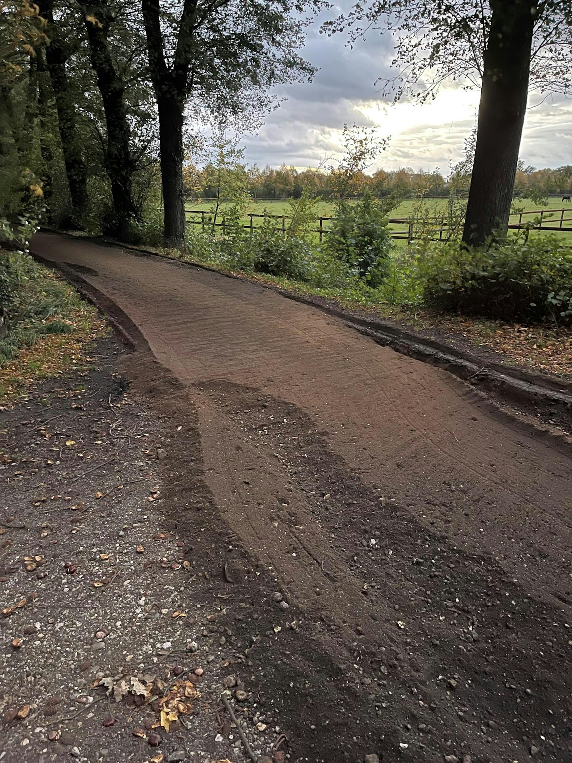 Schloss Frens Bergheim Wege zerstört