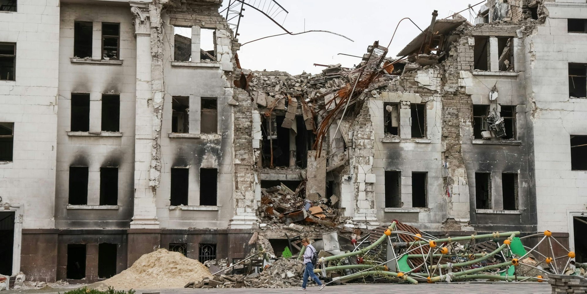 Zerstörtes Theater Mariupol imago