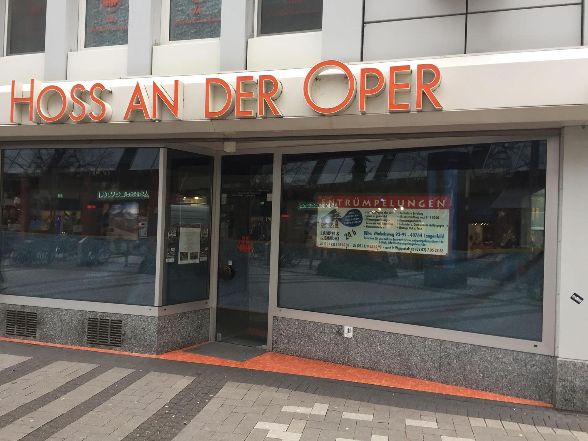 Hoss_an_der_Oper_trzeciak