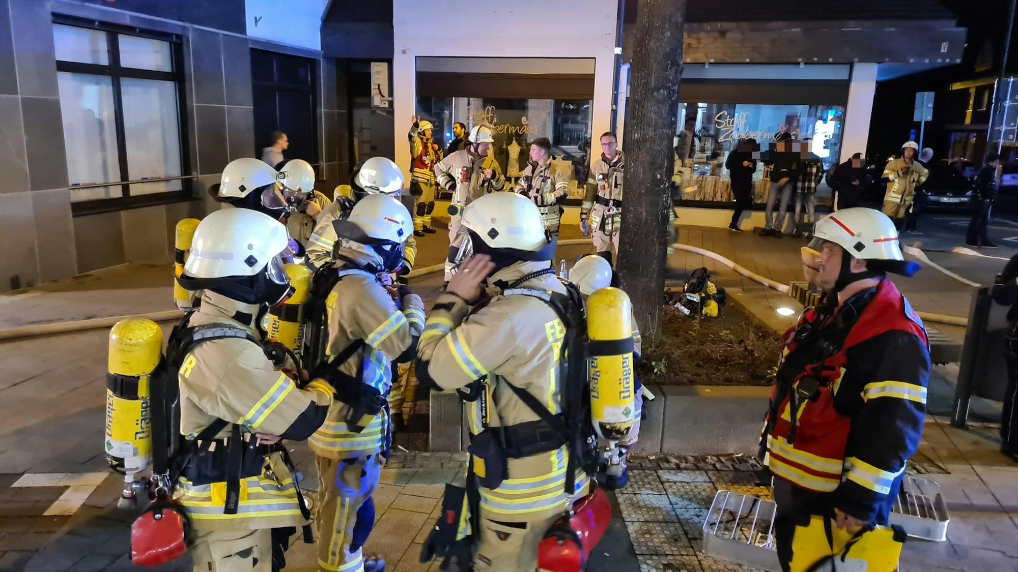 Feuerwehr Burscheid Gebäudebrand 27 10 2022 (6)