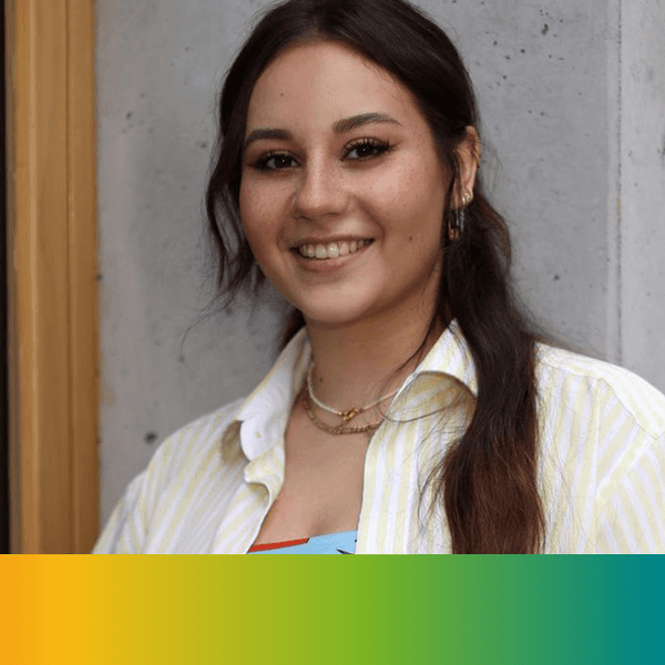 Studentin-Ann-Katrin-regenbogen