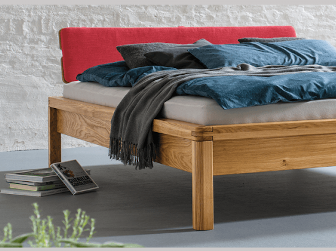 dormiente_massivholzbet_piu_polster_raum_bear_1200-600