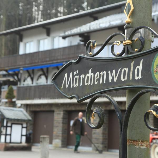 Märchenwald Roland U. Neumann
