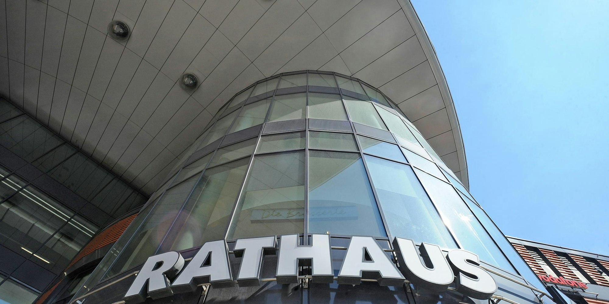 le-rathaus-leverkusen_(2)